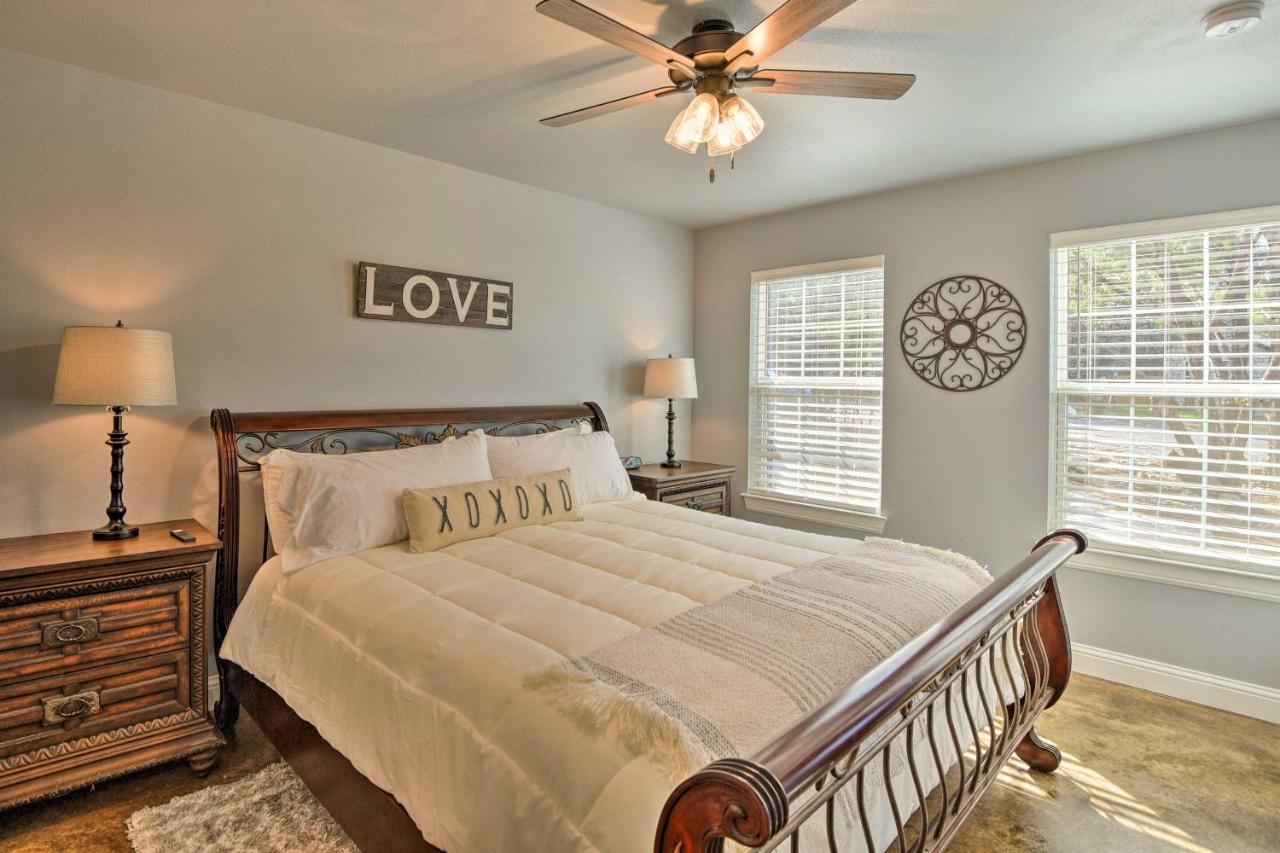 Granbury Home With Hot Tub And Furnished Patio! Extérieur photo