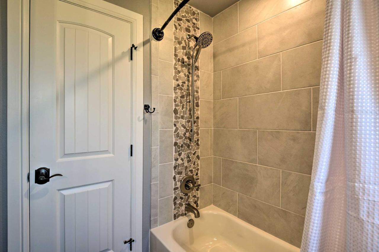 Granbury Home With Hot Tub And Furnished Patio! Extérieur photo
