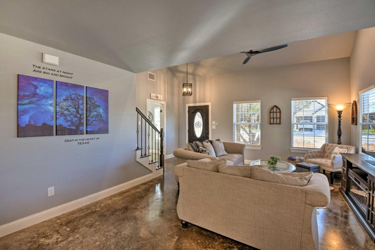 Granbury Home With Hot Tub And Furnished Patio! Extérieur photo